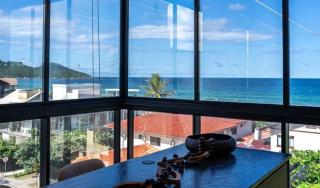 Residencial East Wind 201 - Excelente apartamento 3 Suítes, frente para o mar, piscina, sauna e espaço de lazer com vista para a praia de Mariscal - (Consultar serviços de roupa de cama e banho) - Bombinhas - 0