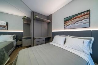 Residencial East Wind 201 - Excelente apartamento 3 Suítes, frente para o mar, piscina, sauna e espaço de lazer com vista para a praia de Mariscal - (Consultar serviços de roupa de cama e banho) - Bombinhas - 2