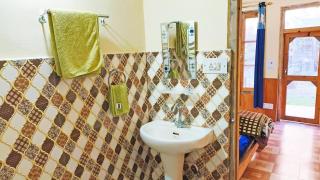 WoodRose Ecostay - Couple's Favourite - Gushaini - 7