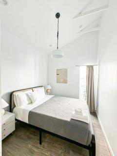 Sunny 1BR with Large Outdoor Lounge Space - SH4LAD - Los Angeles - 8
