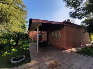 Precioso chalet próximo a Sevilla con jardín y piscina privada 8 personas Wifi gratis 2 salones 4 dormitorios 2 baños - - 9
