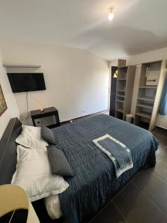 Renovated Gem 15 mins train to Paris - 7