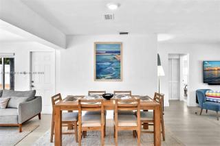 Live a Comfortable Stay at this Charming House - Fort Lauderdale - 6