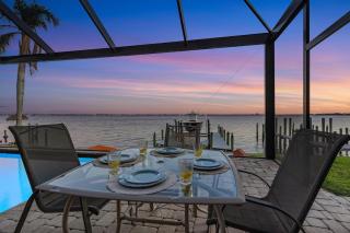 Luxury and Elegance! Stunning Riverfront view, Heated Pool - Bayview - Roelens - Cape Coral - 0