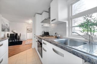 Spacious 2 Bedroom Apartment Near London Excel & Canary Wharf with Free Gated Parking - Londra - 2