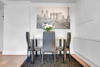 Spacious 2 Bedroom Apartment Near London Excel & Canary Wharf with Free Gated Parking - Londra - 4
