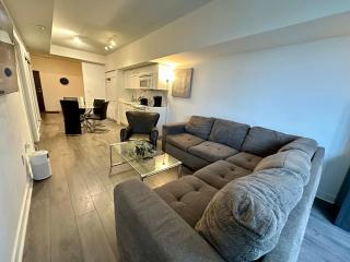 Comfy 1Bdrm den 2Baths with 3 real beds plus parking - 0