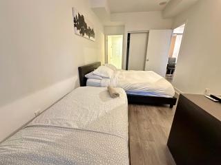 Comfy 1Bdrm den 2Baths with 3 real beds plus parking - 5