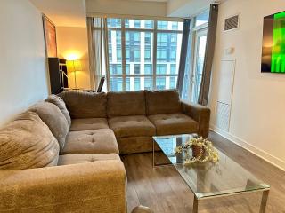 Comfy 1Bdrm den 2Baths with 3 real beds plus parking - 2