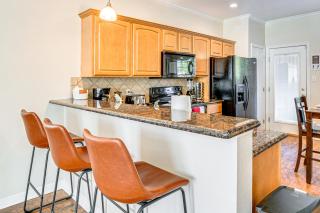 2 Mi to Texas AandM Unit with Pool and Hot Tub Access - College Station - 5