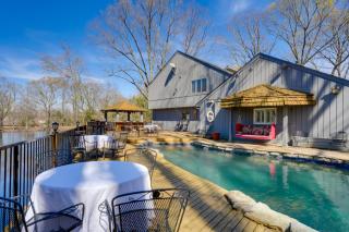 Stunning Southaven Estate Pool and Spacious Deck! - Southaven - 9