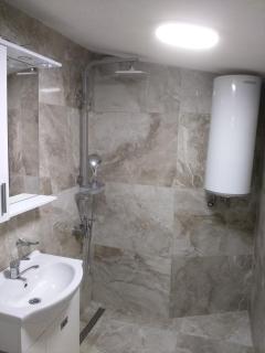 Modern & Bright Apartment in Old Town - Sarajevo - 3
