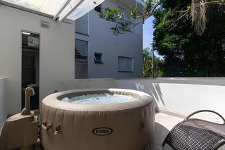 Casa Capri: 3 Suítes e Lazer ao Lado da Praia - 9