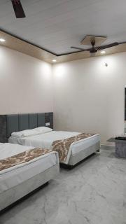 Krisha Homestay - Vrindāvan - 9