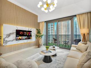 Luxurious & Spacious 2BR l Burj & Fountain Views l Walk to Dubai Mall l Pool l Gym - 1