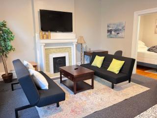 G5 KING BED central location museums FREE PARKING - 7