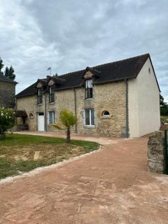 Chateau Saintonge - - 8