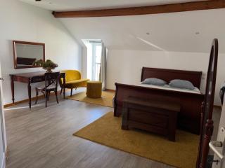 Chateau Saintonge - - 4