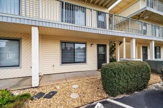 Sandprints II B-1 sleeps 4 close to beach - Destin - 3