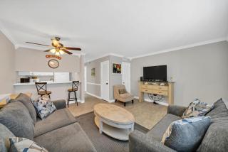 Sandprints II B-1 sleeps 4 close to beach - Destin - 2