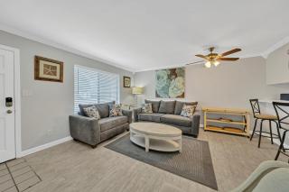 Sandprints II B-1 sleeps 4 close to beach - Destin - 1