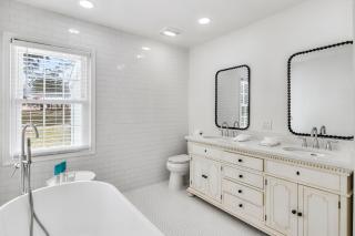 Experience Local Living in this Chamblee Home - Atlanta - 5