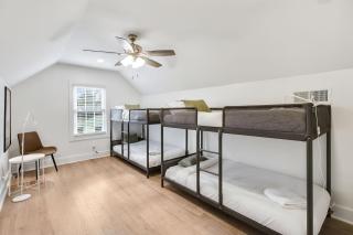 Experience Local Living in this Chamblee Home - Atlanta - 3