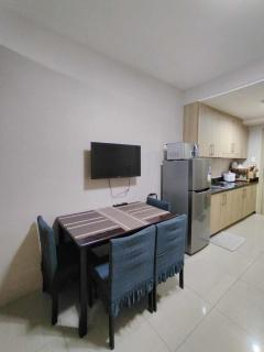 1 BEDROOM pool view with balcony in Shore near MOA - Manila - 8