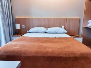 Apartamento novinho em ótima localização, bem próximo à praia e a diversos serviços. - 0