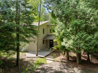 A Little House in the Woods by Simple Life Rentals - 6