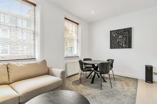 A One-Bedroom Apartment Situated In Central London - Londra - 8