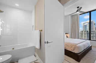 48th-Floor Condo with Free Parking & City Views - Miami - 3