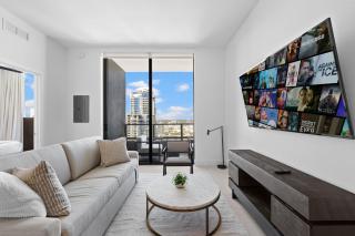 48th-Floor Condo with Free Parking & City Views - Miami - 0