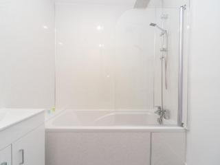 Beautiful Clapham Art Apartment - London - 3