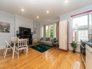Beautiful Clapham Art Apartment - London - 0