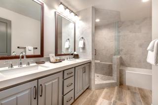 KBM Resorts - Walk to Deer Valley slopes Cozy 2Bdrm condo hot tub BBL-351B - Park City - 1