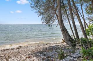Tranquility Bay Getaway by Simple Life Rentals - Sister Bay - 7