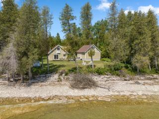 Tranquility Bay Getaway by Simple Life Rentals - Sister Bay - 6