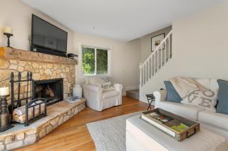 Tranquility Bay Getaway by Simple Life Rentals - Sister Bay - 1