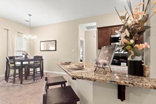 Petfriendlymid-term Stays2king Beds&desk - Lake Charles - 3