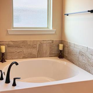 Luxurious Mid-term Retreat 2kingbeds - Lake Charles - 7