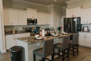 Comfortable Mid-term Retreat Fast Wifi - Lake Charles - 9