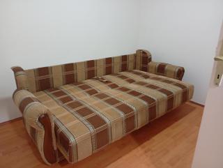 Zuta kuca na kraj sela - Novi Sad - 2