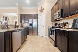 Tailored For Working Professionals At Thibs Crib - Lake Charles - 7