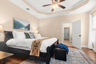 Tailored For Working Professionals At Thibs Crib - Lake Charles - 8