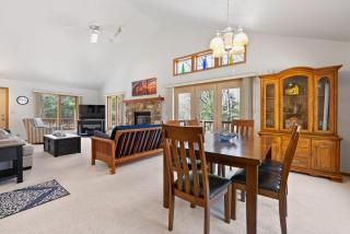 Blue Skies and Cherry Pies by Simple Life Rentals - Fish Creek - 6