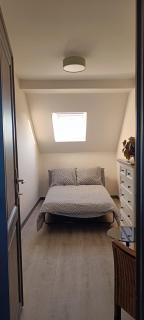 Modern Triplex 140m2 - 4 bedrooms, 1 living room & 2 bathrooms - 8 people in Brussels city - 3