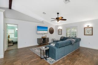 Barefoot Beach Getaway by Simple Life Rentals - Bonita Springs - 7