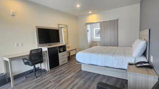 Palace Inn Baytown at Harrison st - 4