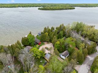 Sunset Shores - Lakeside Cabin #1 by Simple Life Rentals - Baileys Harbor - 6